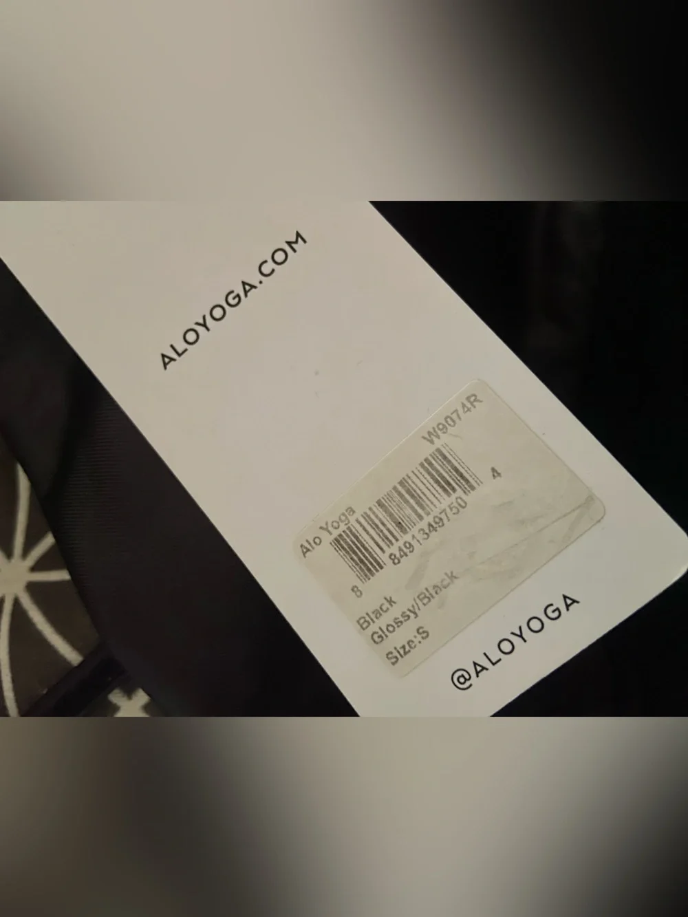 Alo Yoga Lavish Bra in Glossy Black. NWT. Size S.